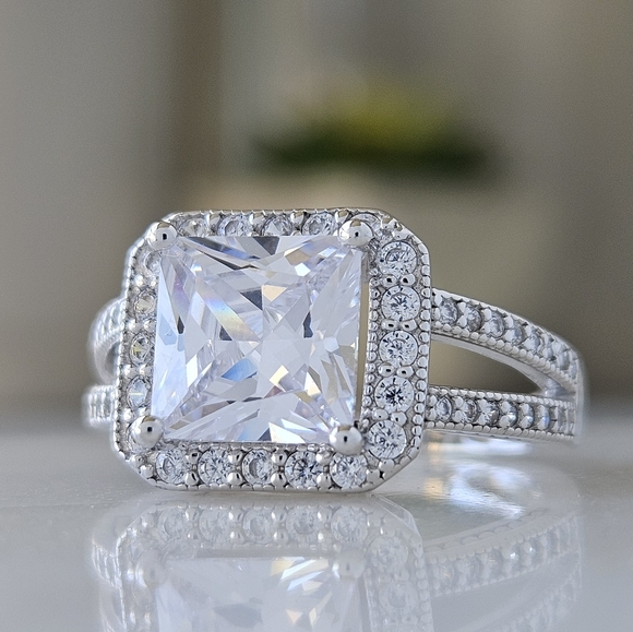 Square Princess cut gemstone ring, 925 Sterling Silver classic Charmed Aroma - Picture 3 of 7